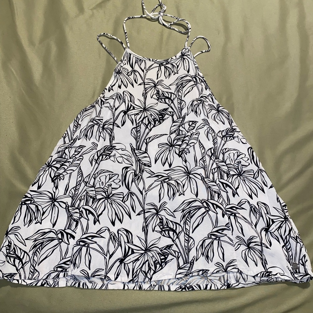 Roxy open back tank top. Size small.